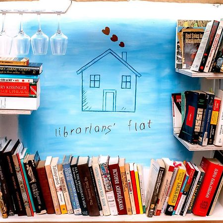 Librarians' Flat Apartment Tbilisi Bagian luar foto