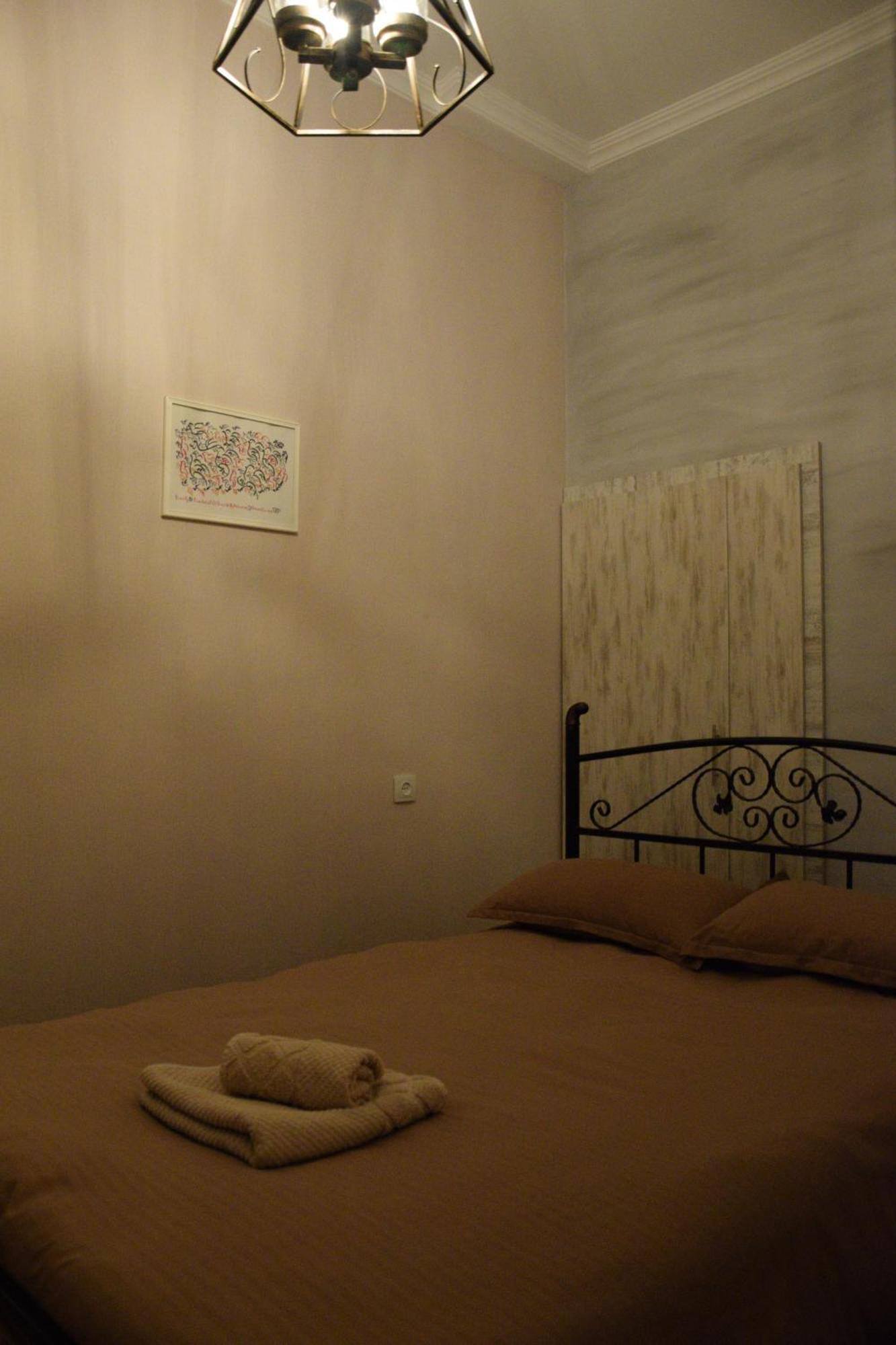 Librarians' Flat Apartment Tbilisi Bagian luar foto
