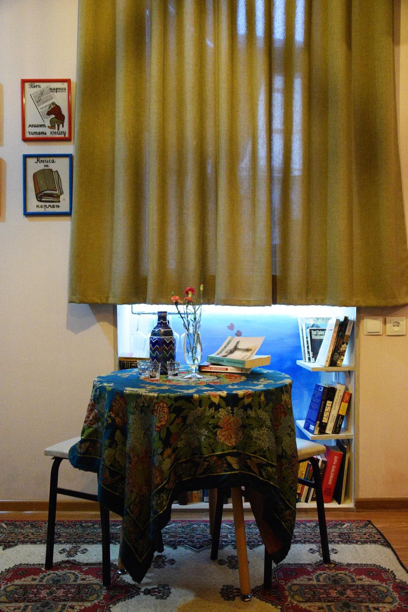 Librarians' Flat Apartment Tbilisi Bagian luar foto
