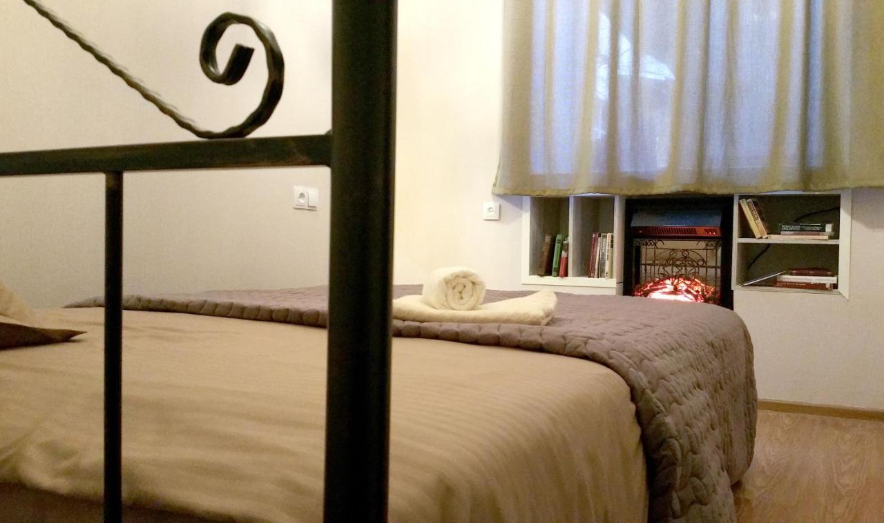 Librarians' Flat Apartment Tbilisi Bagian luar foto