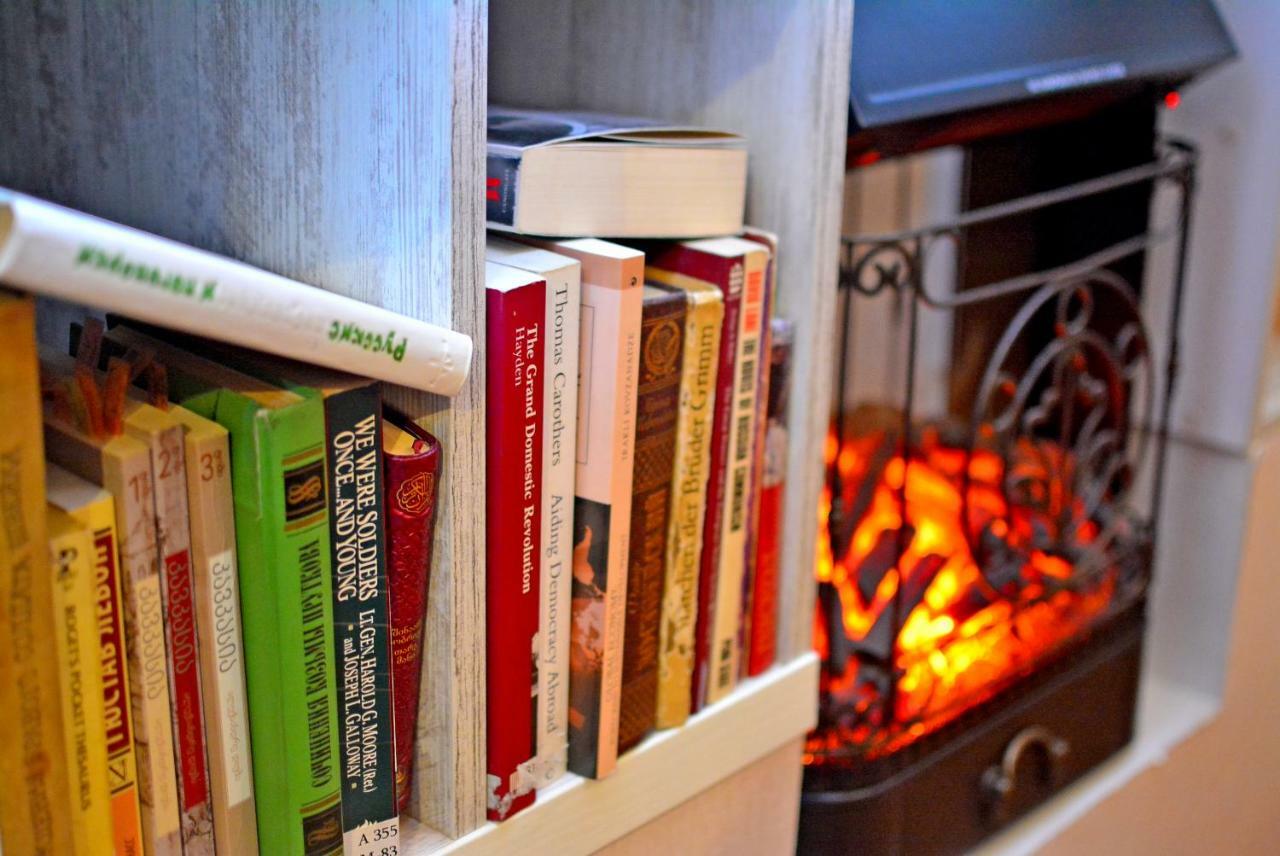 Librarians' Flat Apartment Tbilisi Bagian luar foto